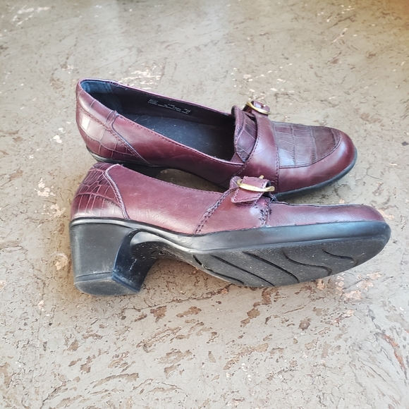 Clarks Loafers - size 5.5M, burgundy - Picture 3 of 5